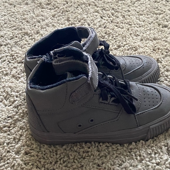 Boys sneakers - Picture 3 of 3